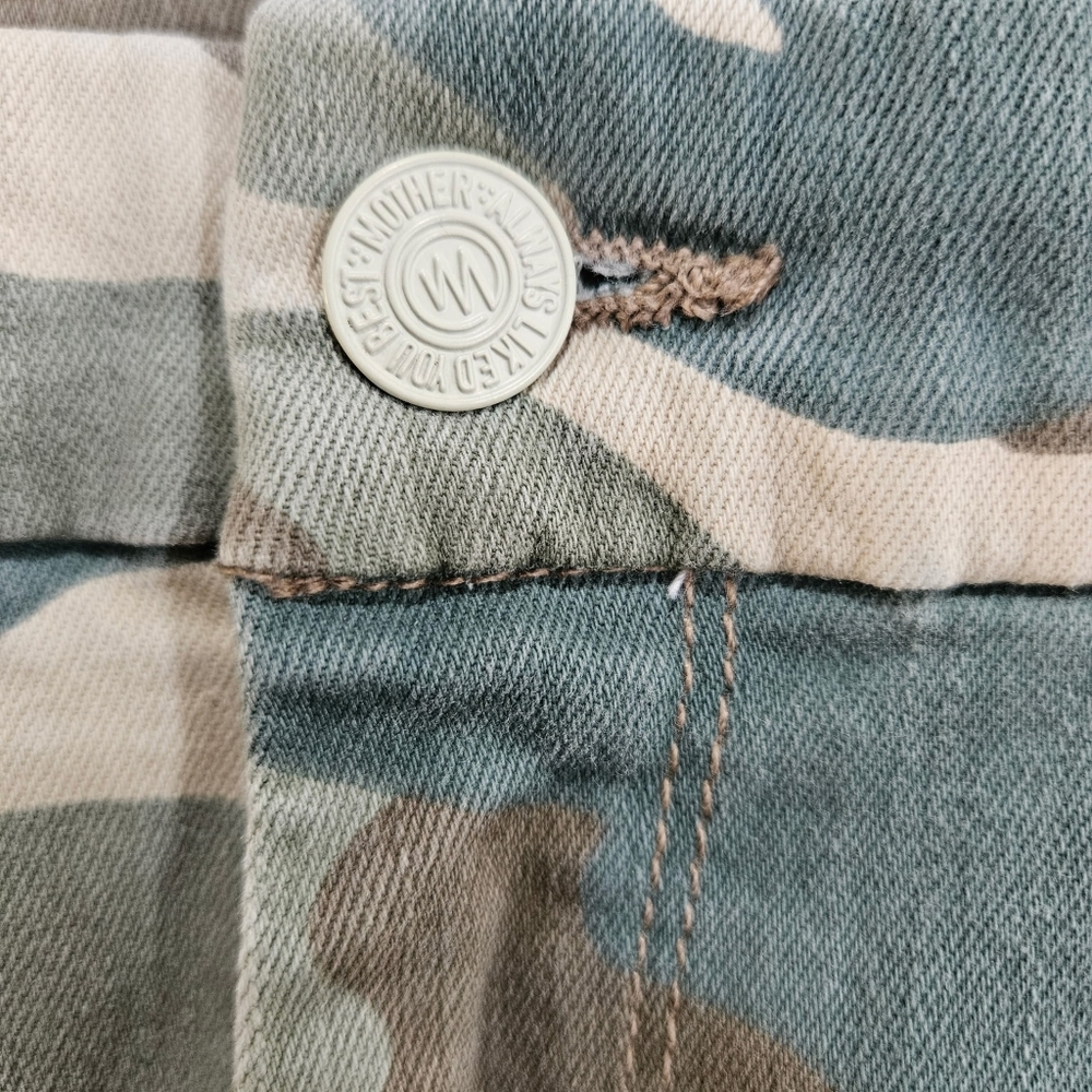 MOTHER Camo High Waisted Looker Ankle Fray - Picture 5 of 13